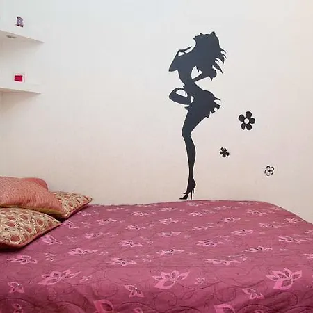 Makayenka Apartment